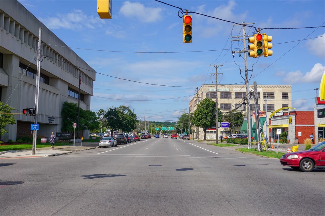 View of Kalamazoo Avenue at Rose Street
